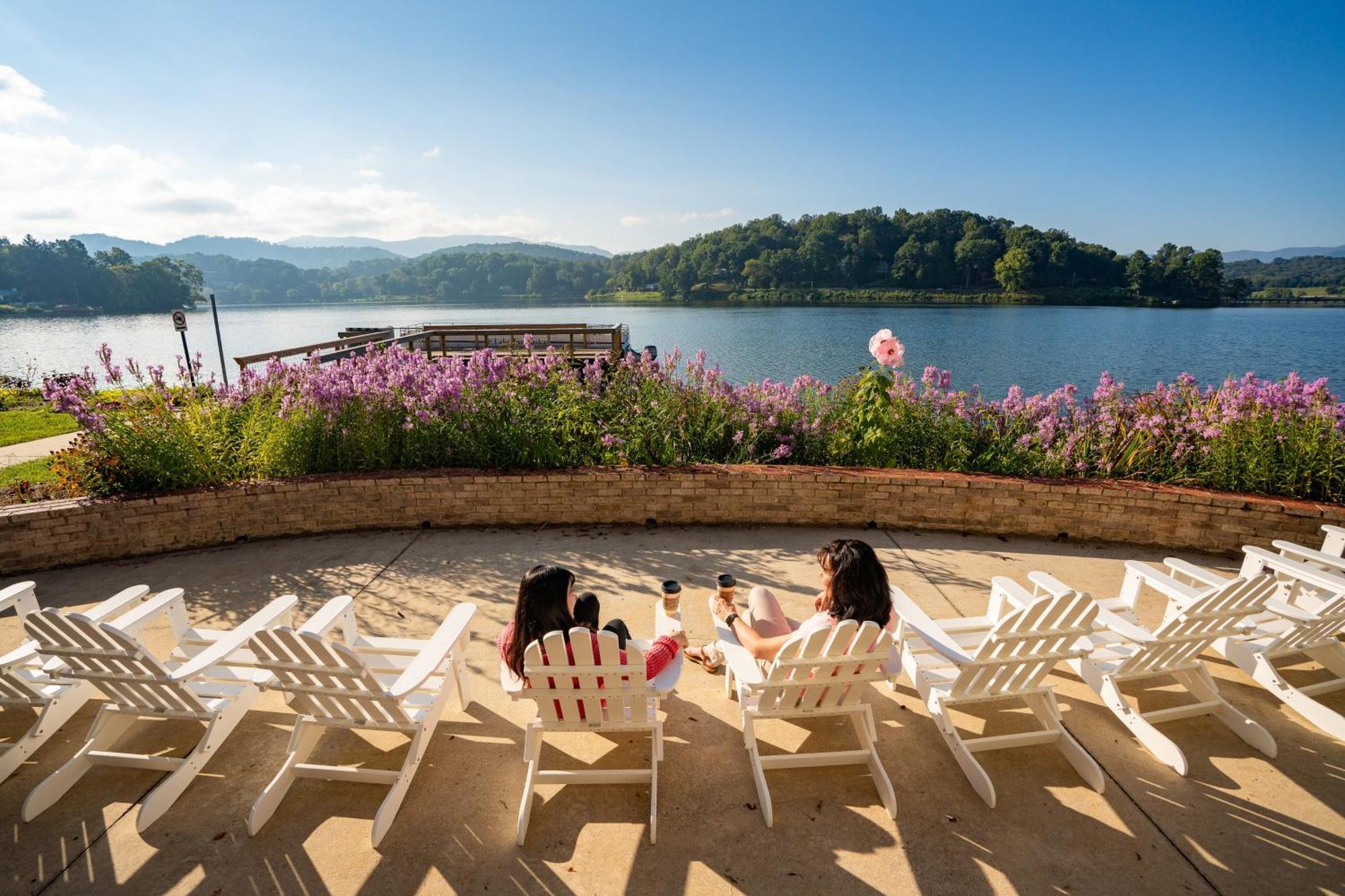 English Roses Lake Junaluska Екстер'єр фото